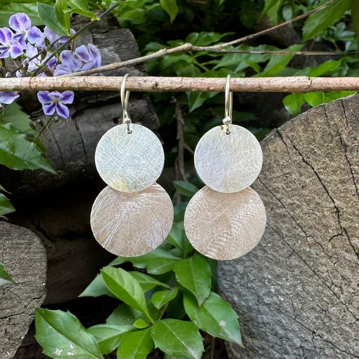 brushed round earrings