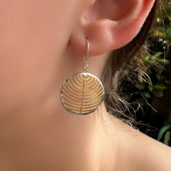 round gold earrings