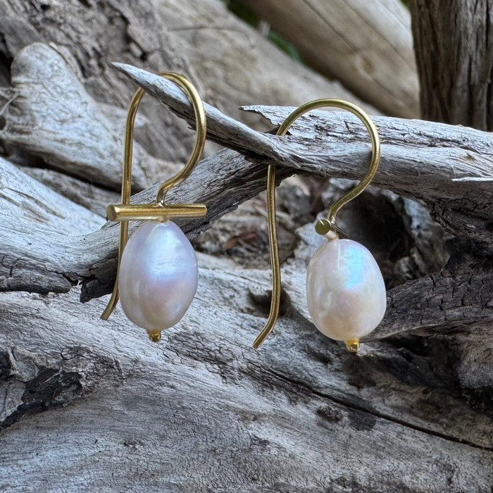 gold pearl earrings