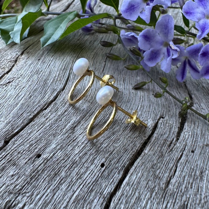 gold pearl earrings